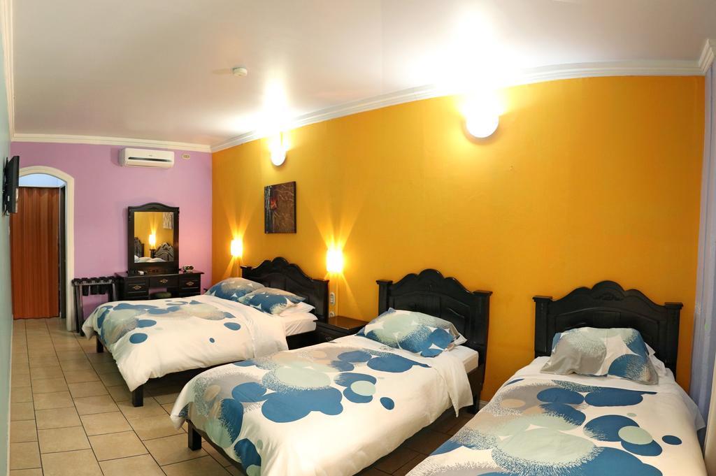 Hotel Eskalima Alajuela ภายนอก รูปภาพ