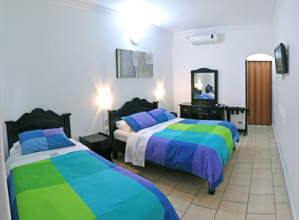 Hotel Eskalima Alajuela ภายนอก รูปภาพ