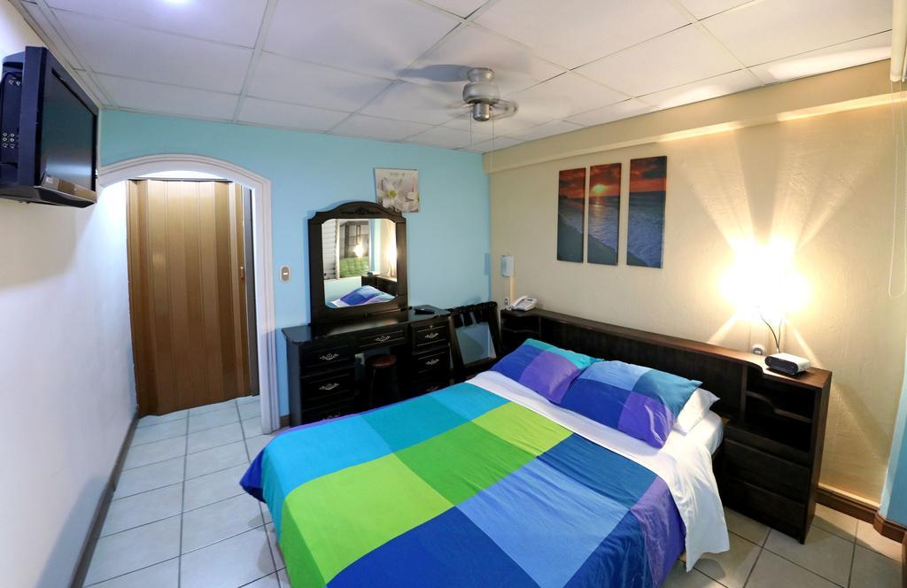 Hotel Eskalima Alajuela ภายนอก รูปภาพ