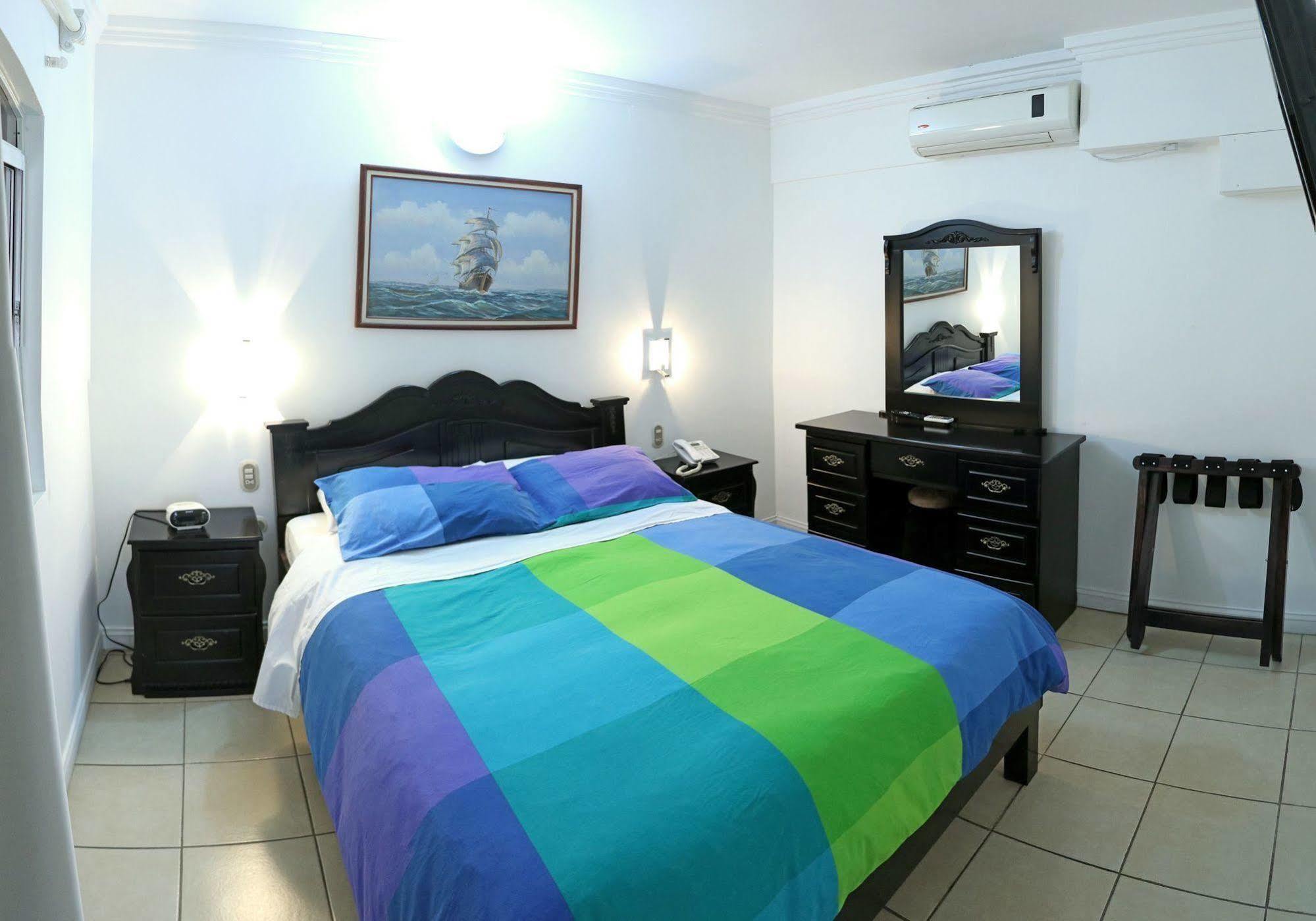 Hotel Eskalima Alajuela ภายนอก รูปภาพ